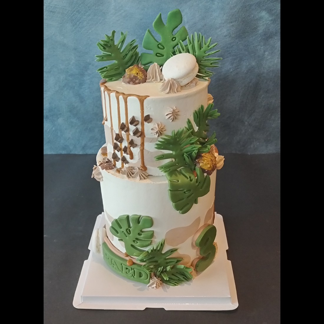 CHOCOLATE MACAROON CLOUD CAKE Discover the Best Customized Wedding Cake  Shops in Dubai to help you choose a wedding cake that goes perfectly well  with your wedding theme | Order Online Today