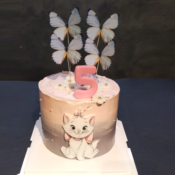 Marie Cat cake